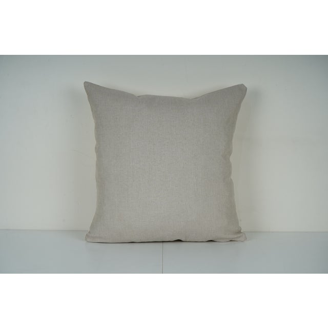 1990s Embroidered Flamingo Suzani Pillow Cover – Turkish Boho Cushion 18''x 19'' For Sale - Image 5 of 5