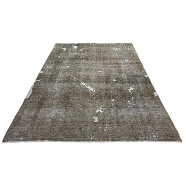 Vintage rug | Size: 337 x 235 cm | Material: High-quality wool | Condition: Hand-knotted and elaborately reworked |...