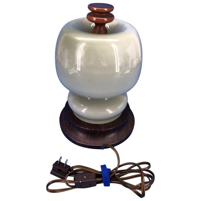 Italian Mid-Century Modern Opaline Shade Night Table Lamp, Mid 20th Century For Sale - Image 4 of 12