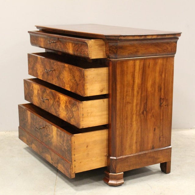 19th Century Louis Philippe Chest of Drawers in Walnut For Sale - Image 5 of 10