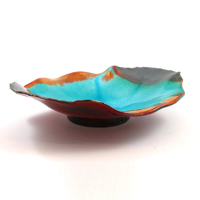 Blue copper wings bowl made and decorated by hand in Faenza majolica. Dimensions: 31 cm x 39 cm x h 10 cm Usually shipped...