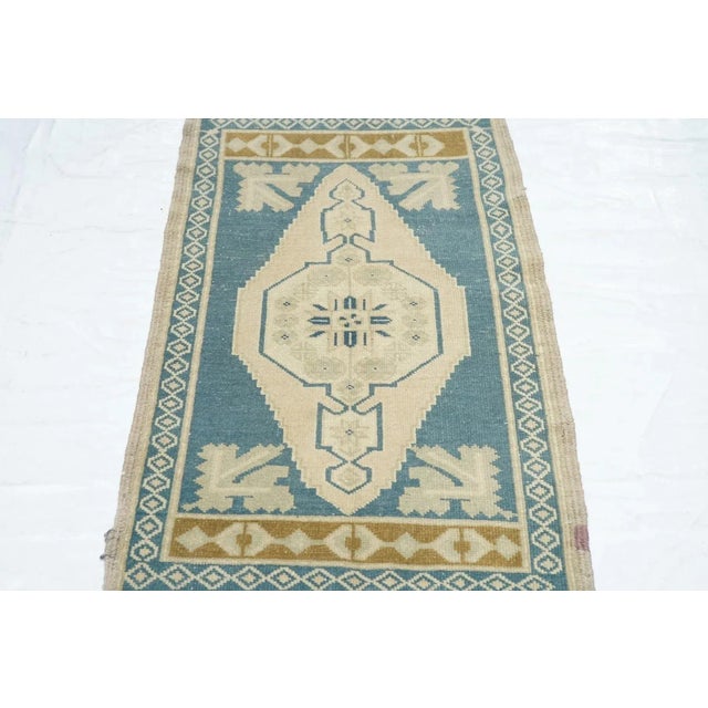 Turkish Rug 2'1'' X 3'5'' For Sale In New York - Image 6 of 9