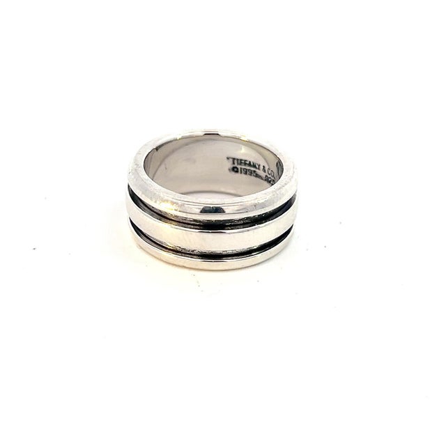 Traditional 1990s Tiffany & Co Estate Atlas Groove Ring Size 5 Silver 9 mm For Sale - Image 3 of 4