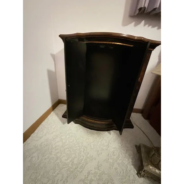 2000 - 2009 Bombay Chest With Painting & Front Doors For Sale - Image 5 of 5