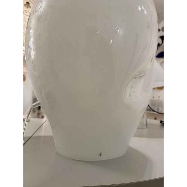 Wonderful table lamp entirely in Murano glass, made by Luciano Vittosi for Vittosi illuminazione un attimo, the item is in...