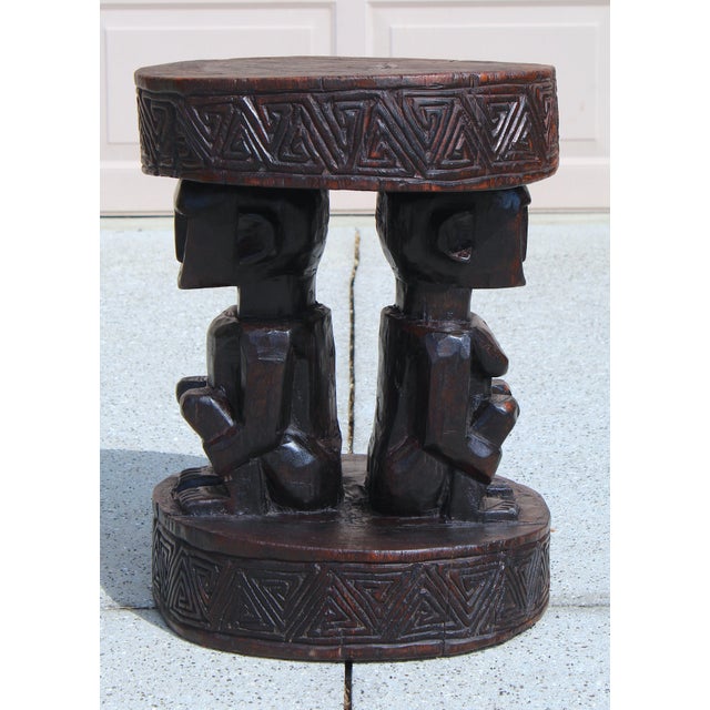 Mid 20th Century Vintage Hand-Carved African Man & Woman Figural Stool – 20.5” H X 15.75” W Sculptural Tribal Side Table With Geometric Carving For Sale - Image 5 of 17