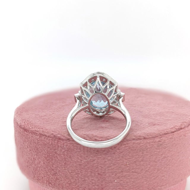 2020s 4.3ct Aquamarine Ring With Earth Mined Diamonds: Solid 14k Gold, Oval 12x9mm For Sale - Image 5 of 8