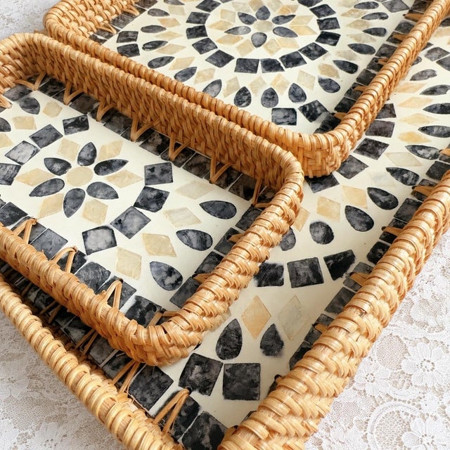 Set of 3 Dark Gray Geometric Flower Pattern Rattan Mother-of-Pearl Inlaid Rectangular Trays For Sale - Image 4 of 5