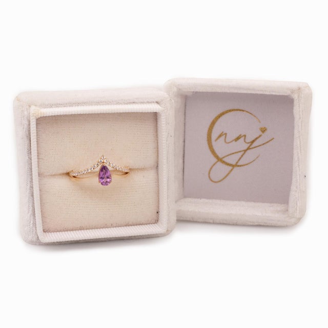 Pink Sapphire Ring With Natural Diamonds Accents: Solid 14k Gold, 7x4mm For Sale - Image 4 of 10