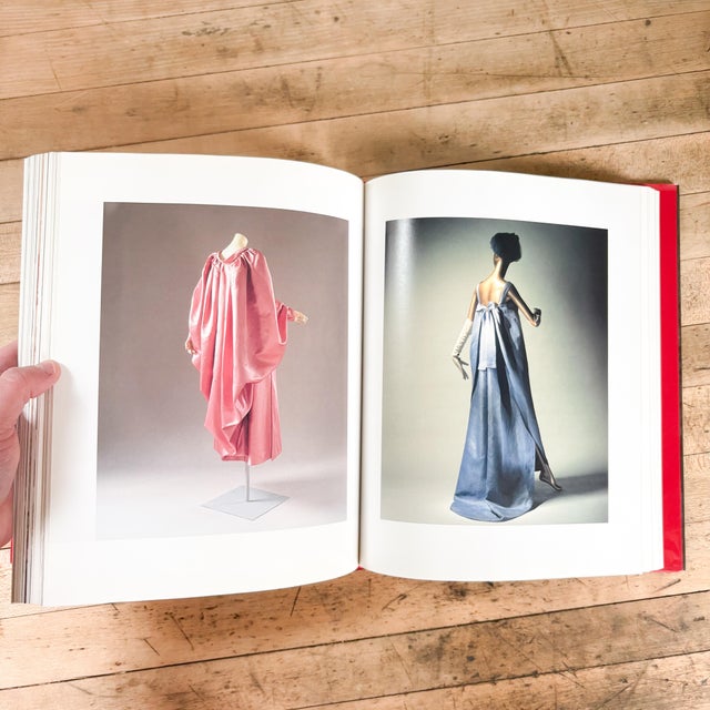 Signed Diana Vreeland by Eleanor Dwight, 1st Edition 2002 Fashion Book For Sale - Image 10 of 13