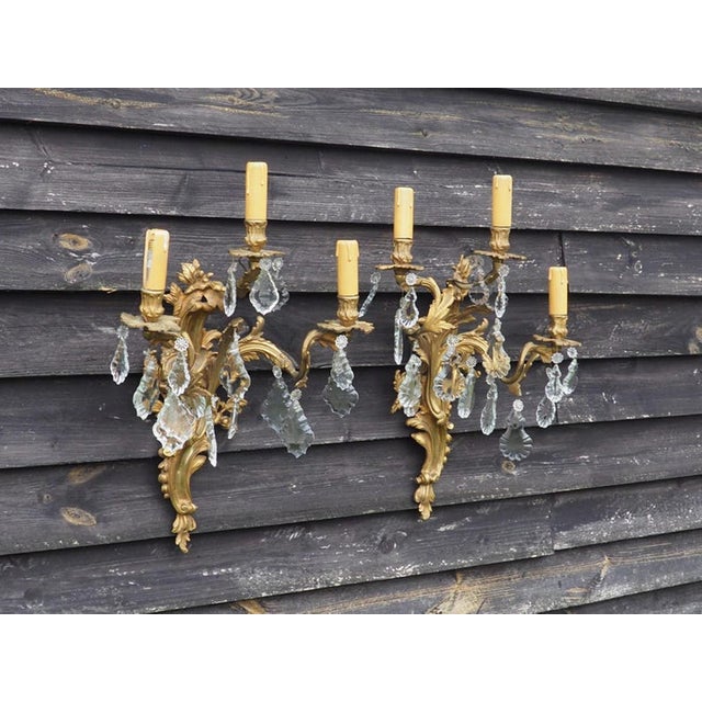 Vintage Louis XV Romantic French Bronze Wall Sconces Crystal Lighting, 1950s, Set of 2 For Sale - Image 6 of 10