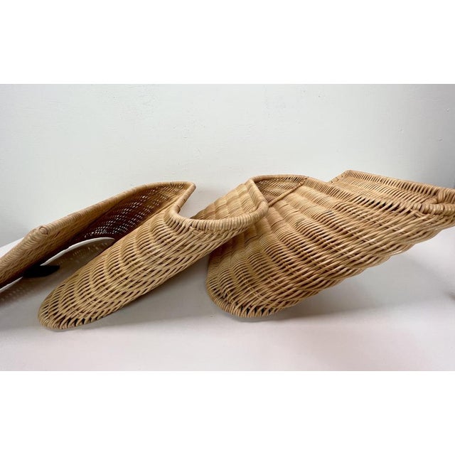 1970s Mid-Century Rattan Wall Mounted Magazine Holder, Italy, 1970s For Sale - Image 5 of 14