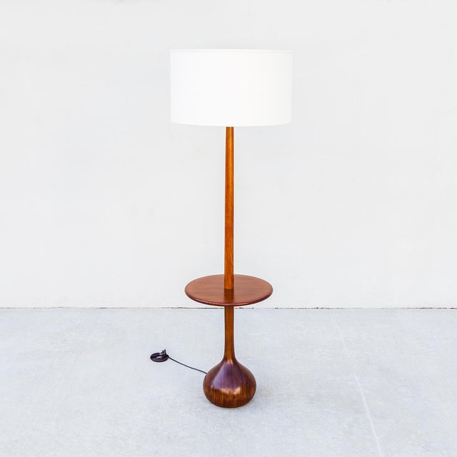 Restored 1960s Mid Century Modern Floor Lamp With Teardrop Base and Built-in Side Table For Sale - Image 14 of 15