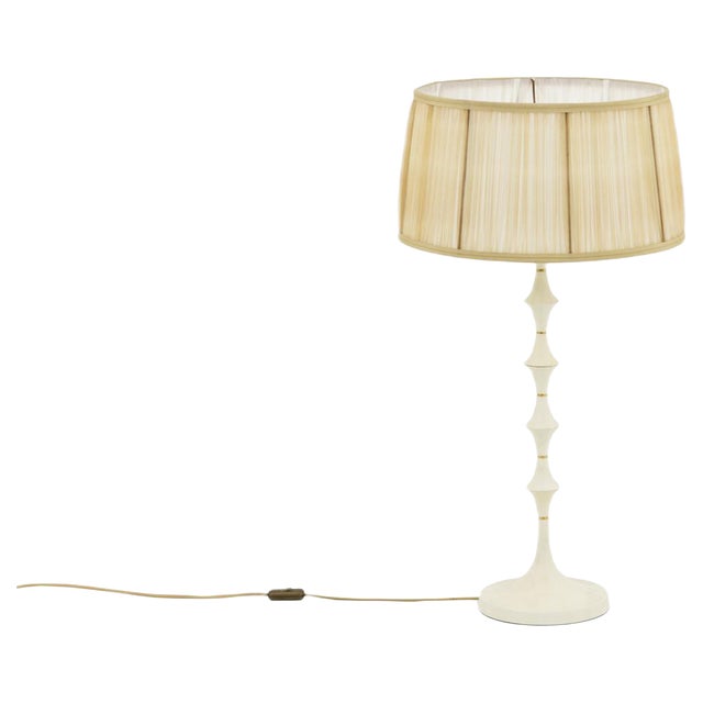Table Lamp in White Resin and Gilt Brass, 1970s For Sale