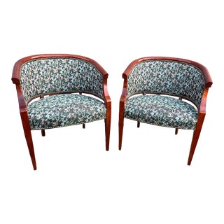 Late 20th Century Pair of George III Style Mahogany Floral Upholstered Tub Club Lounge Chairs For Sale