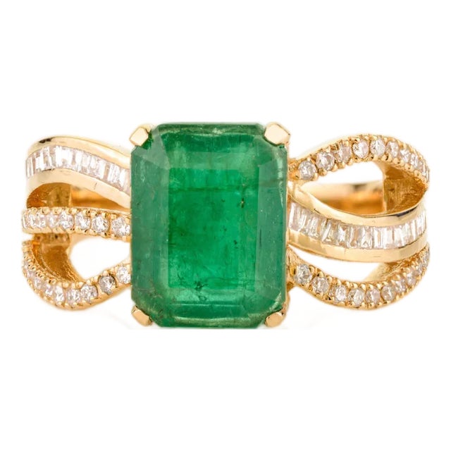 Octagon Cut Split Diamond Band Emerald Ring in 14k Gold Size 6 For Sale