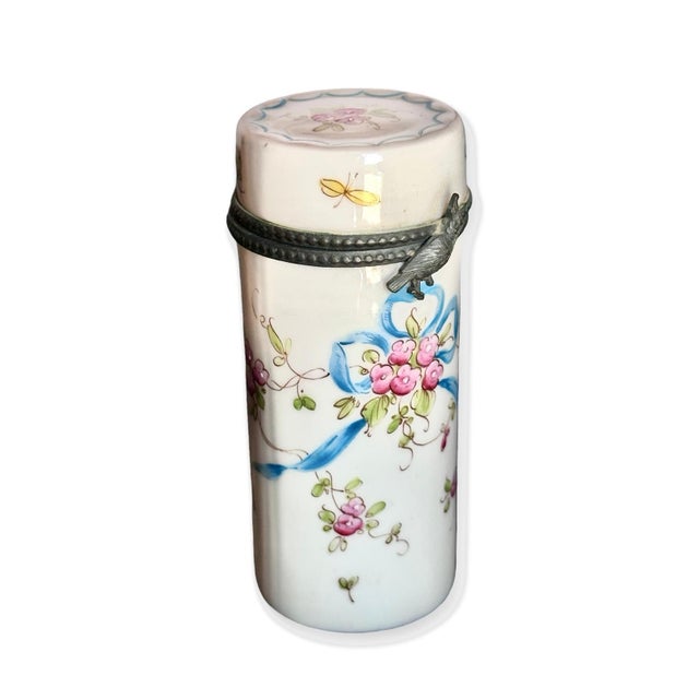 Antique French Hand-Painted Porcelain Needle Étui With Bird Clasp – Sèvres Style For Sale In Philadelphia - Image 6 of 9