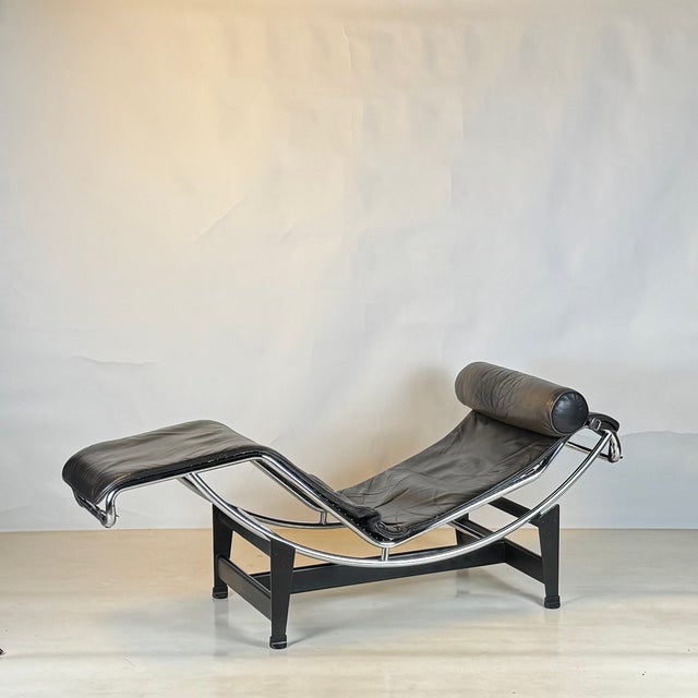 Cassina Late 20th Century Lc4 Lounge Chair by Le Corbusier and Charlotte Perriand for Cassina For Sale - Image 4 of 9