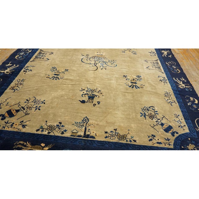 1920s 1920s Beige Field Floral Vase Deco Antique Chinese Peking Knotted Room Size Rug For Sale - Image 5 of 7