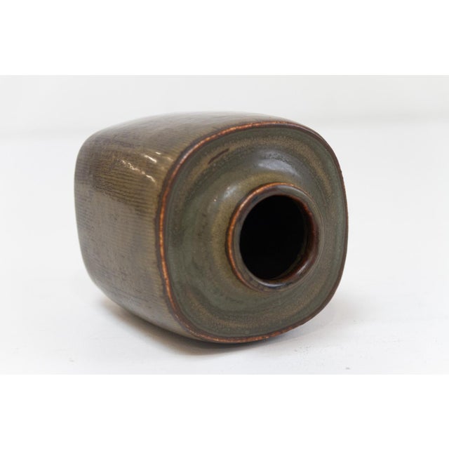 Danish Green Stoneware Vase by Valdemar Petersen for Bing & Grondahl, 1950s For Sale - Image 6 of 18