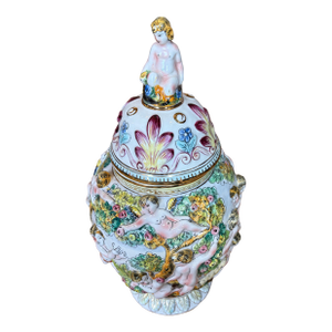 Capodimonte Urn Decorated With Cherubs