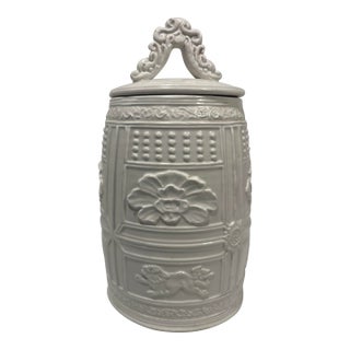 Rare! Vintage White Ceramic Foo Dog Decorated Lidded Jar Made in Italy 7.5" For Sale