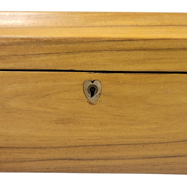 Late 19th Century Blonde Mahogany Lidded Box For Sale - Image 4 of 10