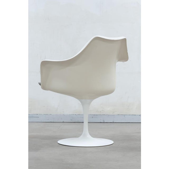 Eero Saarinen Tulip Armchair by Eero Saarinen for Knoll Inc. / Knoll International, 1970s For Sale - Image 4 of 7