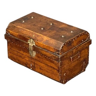 English Toleware Tin Trunk With Faux Wood Finish and Brass Accents For Sale