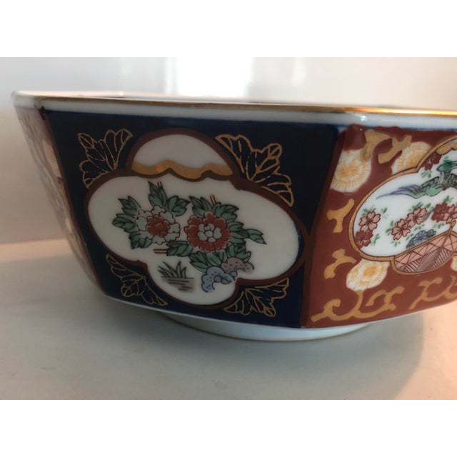 Japanese 1970s Decorative Imari Octagonal Bowl (7.5”) For Sale - Image 3 of 12
