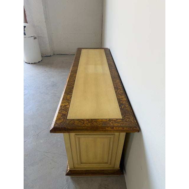 Vintage Italian Hollywood Regency Style Gilt Decorated Credenza For Sale In Miami - Image 6 of 17