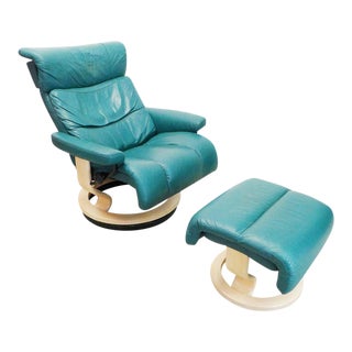 Modern Ekornes "Savannah/Memphis" Teal Leather Lounge Chair and Ottoman For Sale