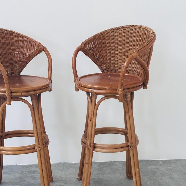 Brown Swivel Rattan Bar Stools, France, 1970s, Set of 2 For Sale - Image 8 of 13