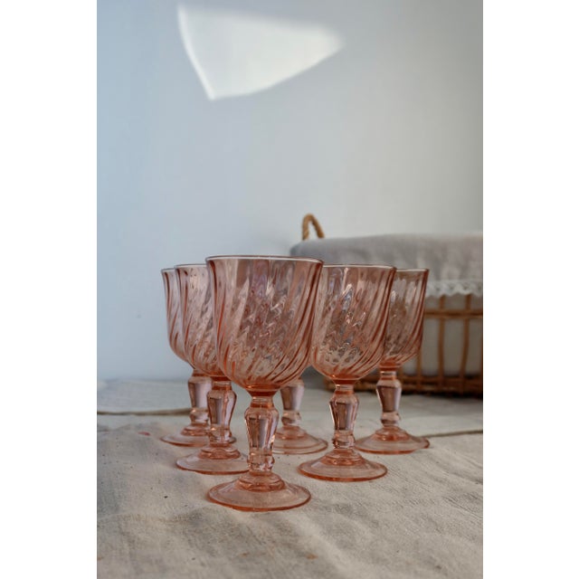 1970s Vintage Rosaline Champagne Glasses from Arcoroc, 1970s, Set of 6 For Sale - Image 5 of 8