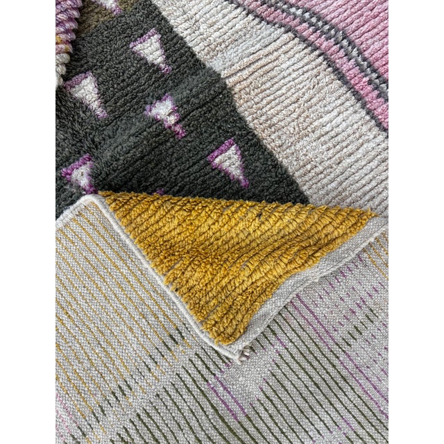Moroccan Boujad Berber Rug in Pink Wool, 1990 For Sale - Image 10 of 12
