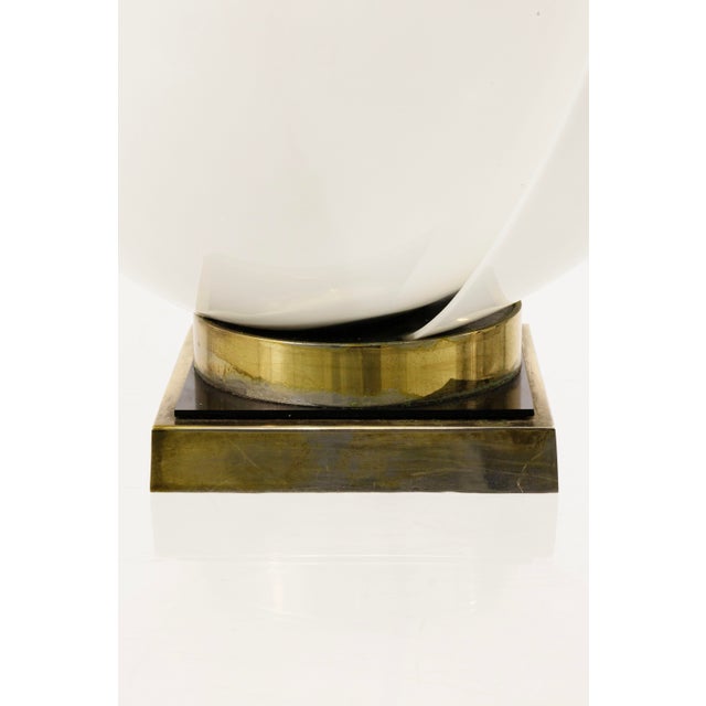 Modern Roger Rougier 1970s Acrylic Floriform Blooming Tulip Table Lamp For Sale - Image 3 of 7