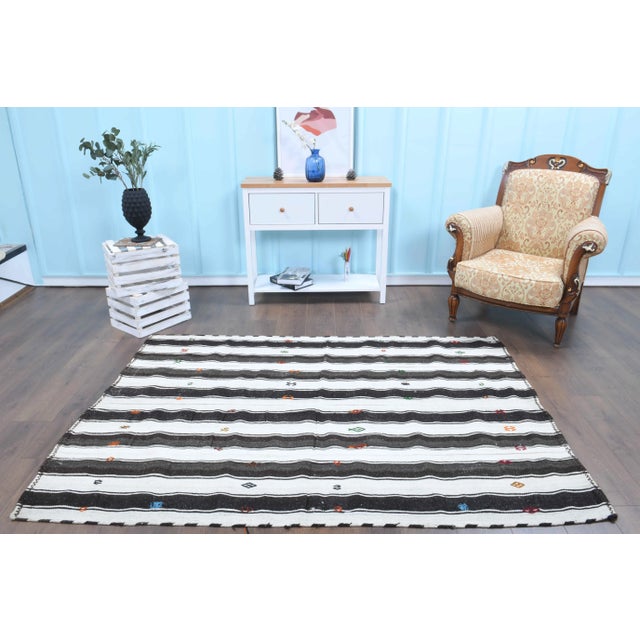 Boho Chic Vintage Turkish Oushak Handmade Cotton White Wool Kilim Area Rug For Sale - Image 3 of 11