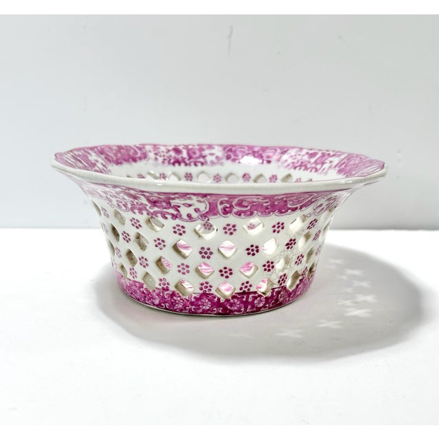 Vintage Pink Chinoiserie Reticulated Porcelain Centerpiece Bowl / Decorative Fruit Bowl For Sale In Louisville - Image 6 of 10