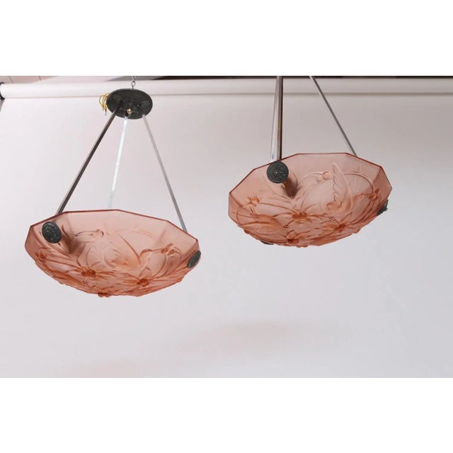 Beautiful Art Deco Chandelier made of gorgeous pink glass plate showing birds, flowers and seeds in the typical Art Deco...