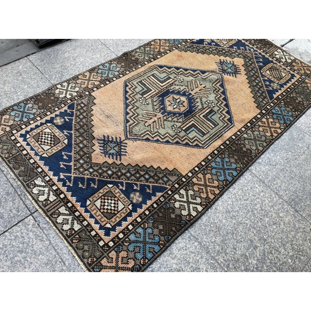 Turkish Contemporary Wool Rug - 3′1″ × 5′5″ For Sale - Image 10 of 11