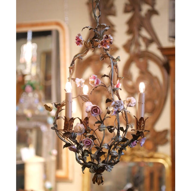 French Early 20th Century French Three-Light Tole Chandelier With Porcelain Flowers For Sale - Image 3 of 11