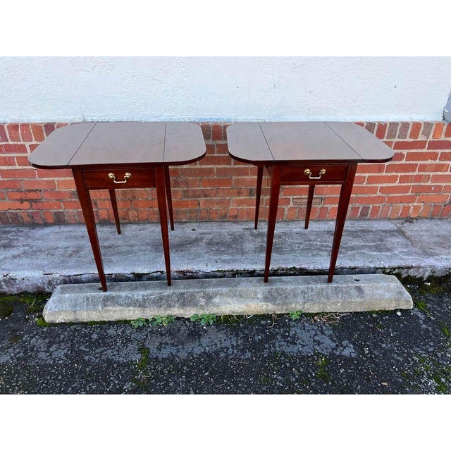 Henkel Harris Pair of Federal Style Mahogany Pembroke Drop-Leaf Side Tables For Sale - Image 9 of 12