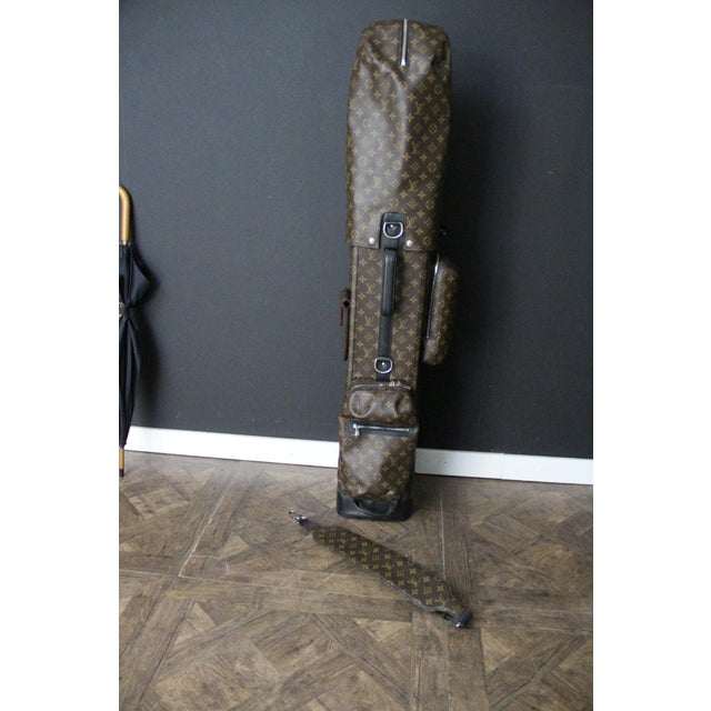 Louis Vuitton Golf Bag, Limited Edition, 2010s For Sale - Image 4 of 18