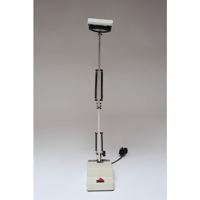 1970s Vintage Off-White Adjustable Articulating Task / Desk Lamp by Electrix For Sale - Image 5 of 12