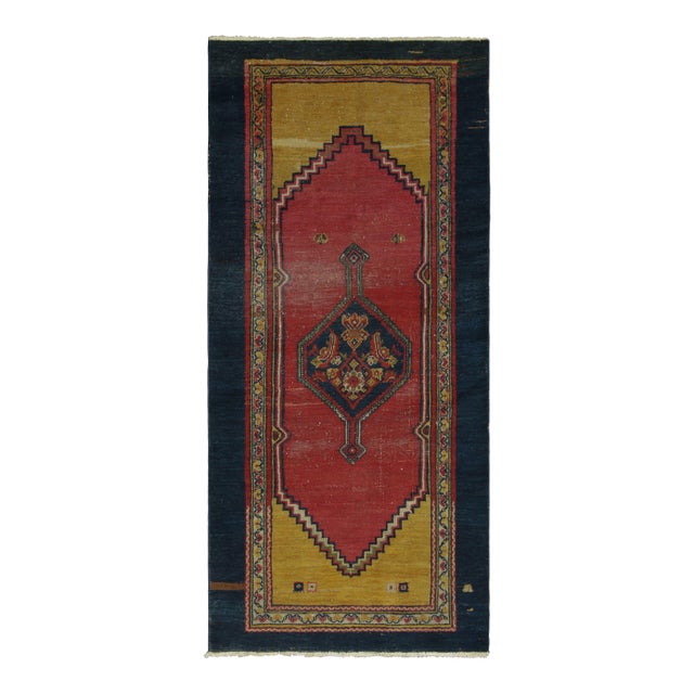 Vintage Malayer Persian Rug, Red and Gold With Floral Medallion - Rug & Kilim For Sale