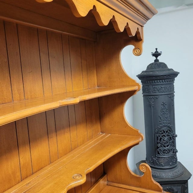 Vintage American Maple Country Hutch Cabinet With Scalloped Gallery, 73” For Sale - Image 4 of 11