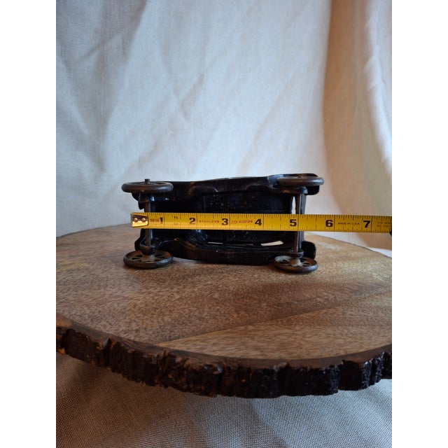 American Share Antique Arcade Cast Iron Ford Model T Tudor Sedan Toy C. 1925 Original Paint For Sale - Image 3 of 17