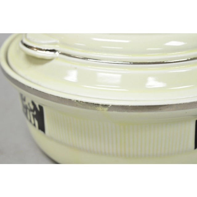 Vintage Hall's China Tavern Silhouette Medallion Traditional Casserole Dish Bowl For Sale - Image 9 of 13