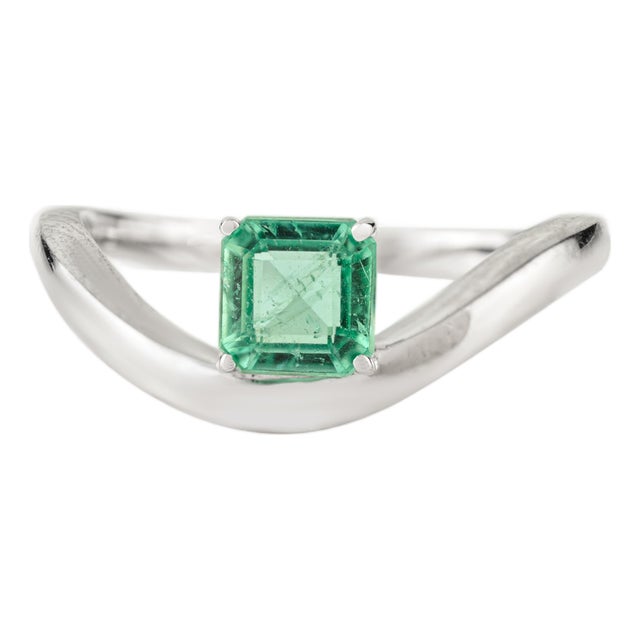 Deco Style Minimal 14k White Gold Square-Cut Emerald Wave Solitaire Ring Size 6 For Sale