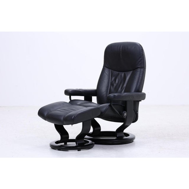 Set of Consul Recliner with Ottoman in Leather from Stressless For Sale - Image 9 of 18